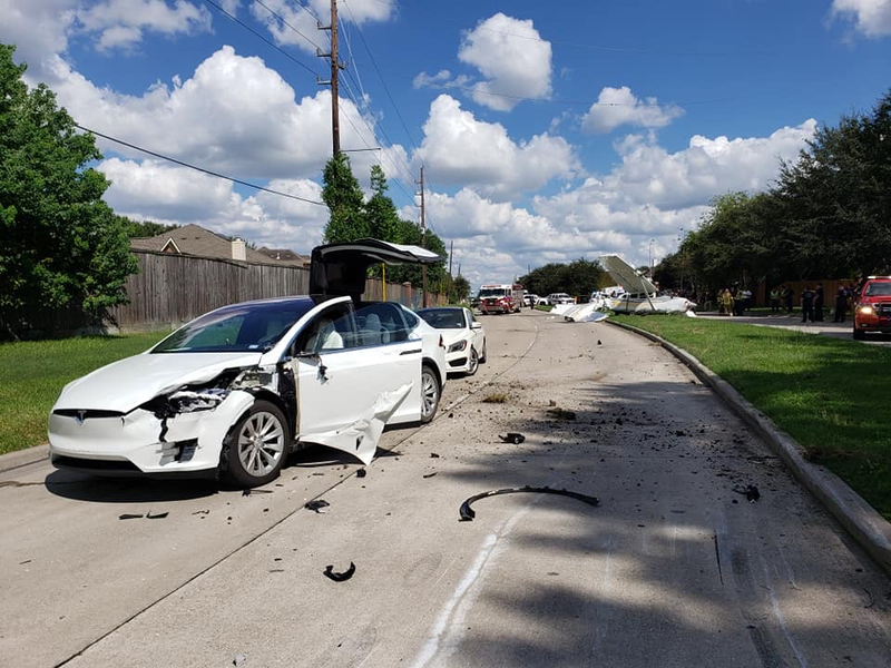 Illustration for article titled Plane Vs Tesla Model X, No, I’m Not lying (This Time)